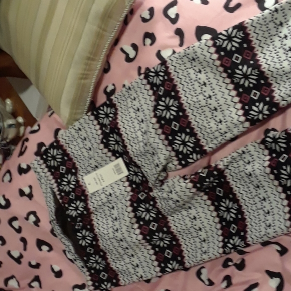 2/$30 Cozy leggings - Picture 3 of 3